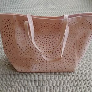 Brand New Bath & Body Works Pink Tote +Extra Gifts